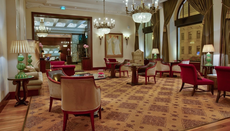 Hotel Esplanade lounge