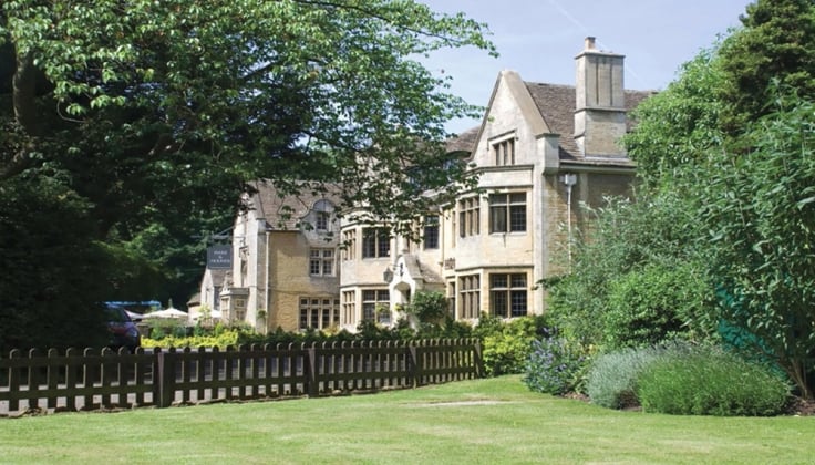 Hare and Hounds Hotel exterior