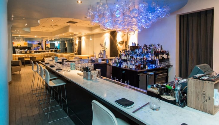hotel arts bar