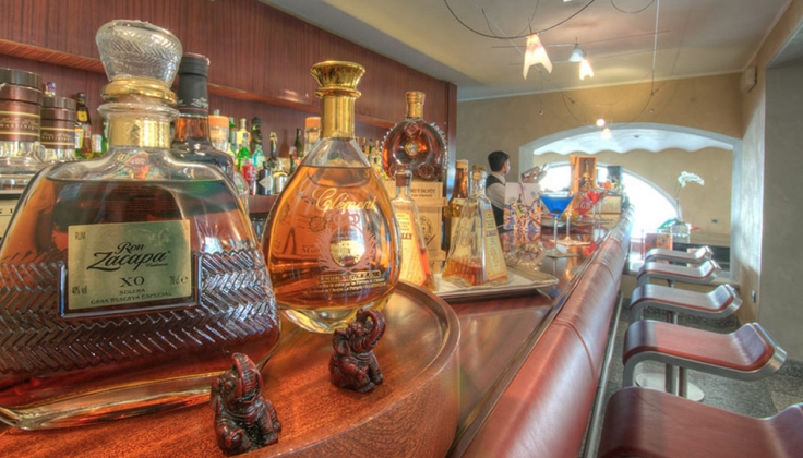 hotel san rocco lounge and bar area