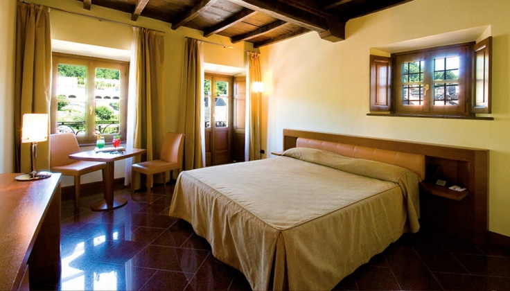 hotel san rocco bedroom
