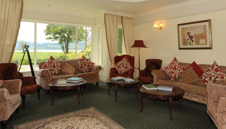 Loch Lein Country House lounge