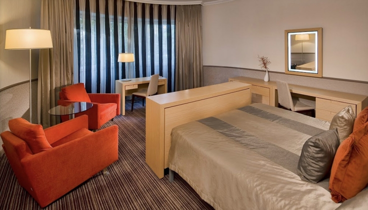 Mamaison Andrassy Hotel bedroom