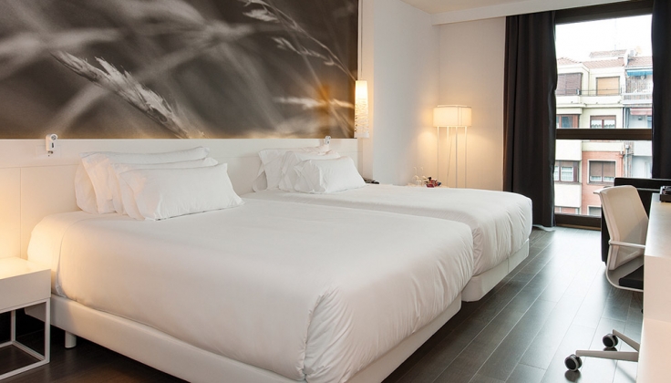 Villa de Bilbao bedroom