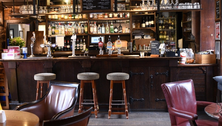 Noel Arms Hotel bar