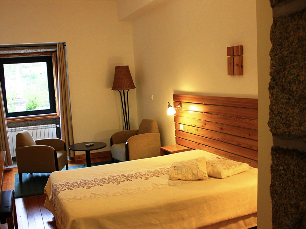 Peneda Hotel bedroom