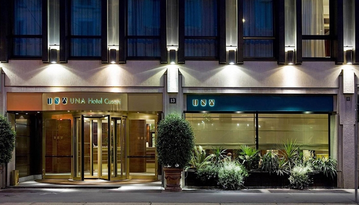 Una Hotel Cusani Exterior Door