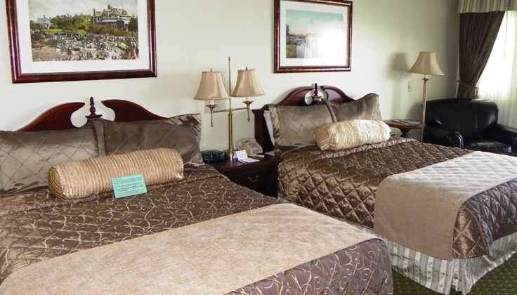 bar harbor inn bedroom
