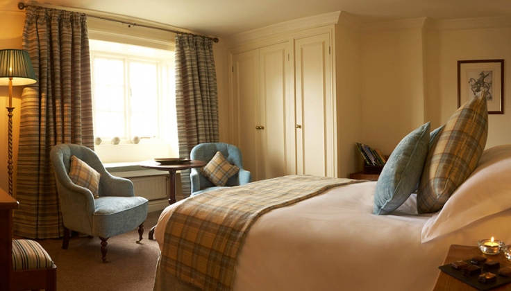 Black Swan Hotel bedroom
