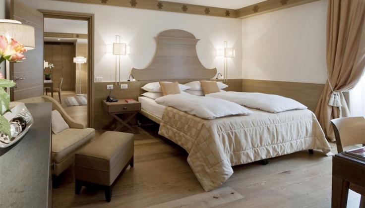 grand hotel savoia bedroom