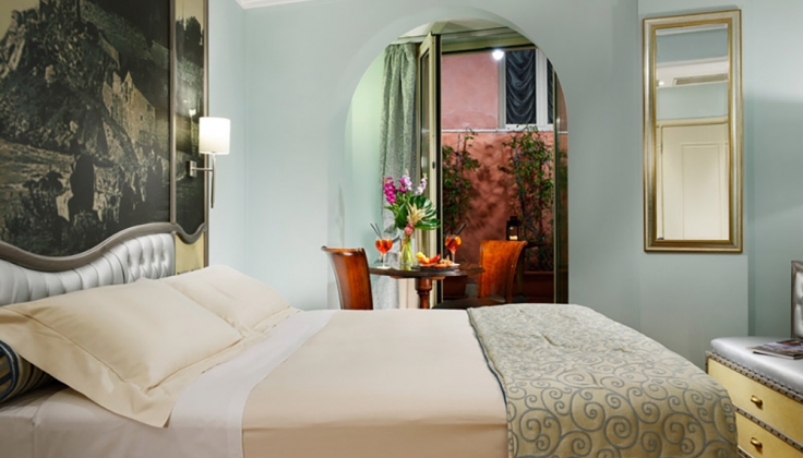 grand hotel savoia bedroom