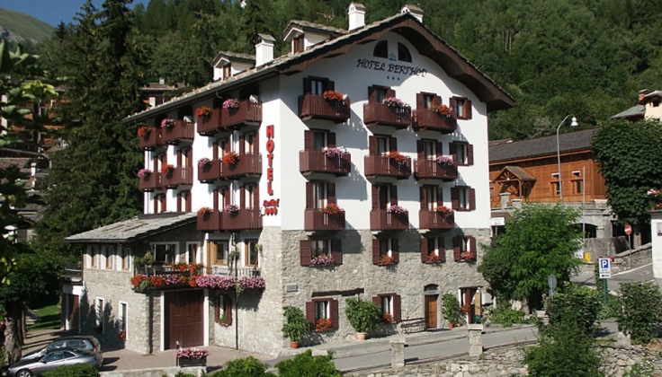 hotel berthod exterior