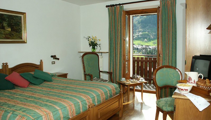 hotel berthod room