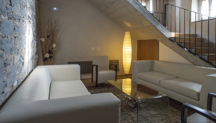 hotel roncesvalles lobby