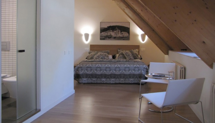 hotel bedroom