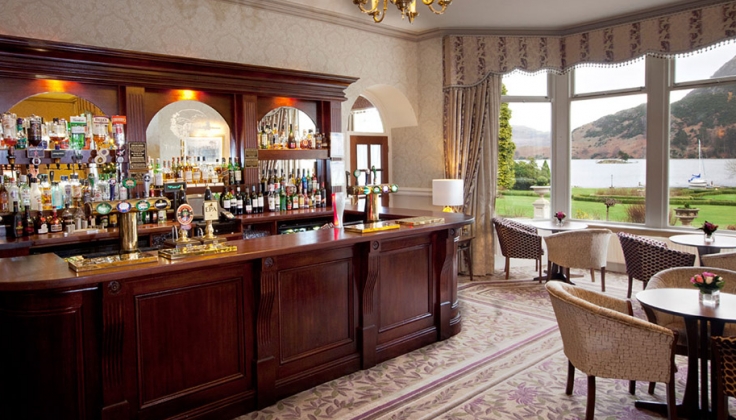 Inn on the Lake bar
