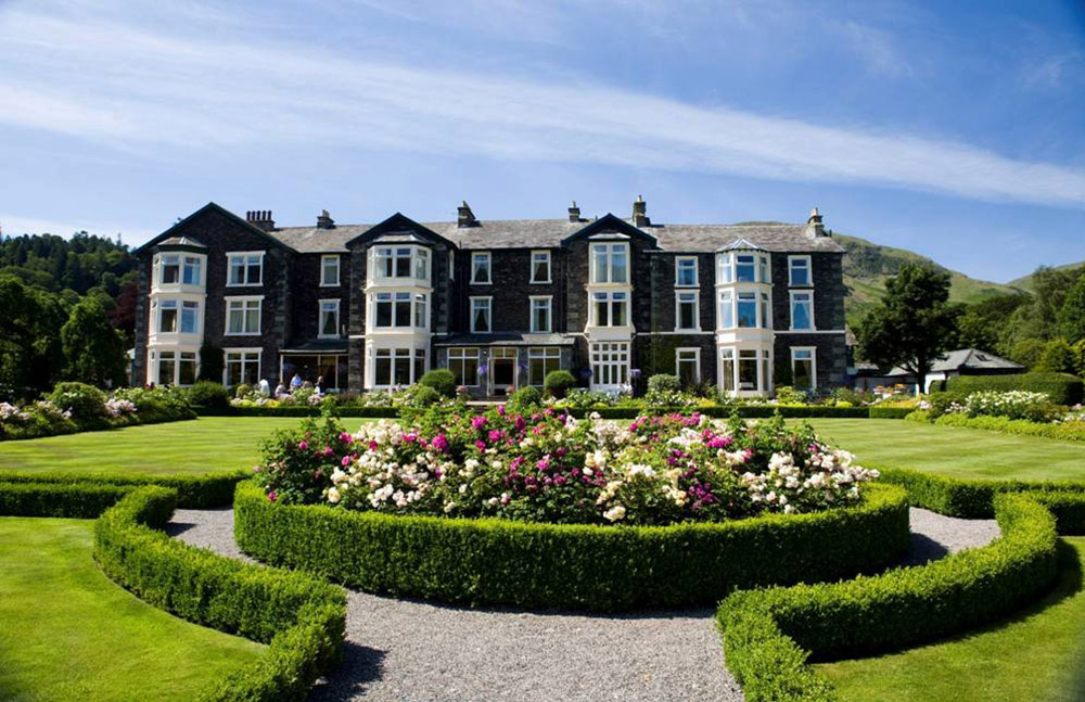 Inn on the Lake exterior