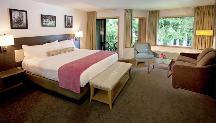 Lake Quinault Lodge bedroom