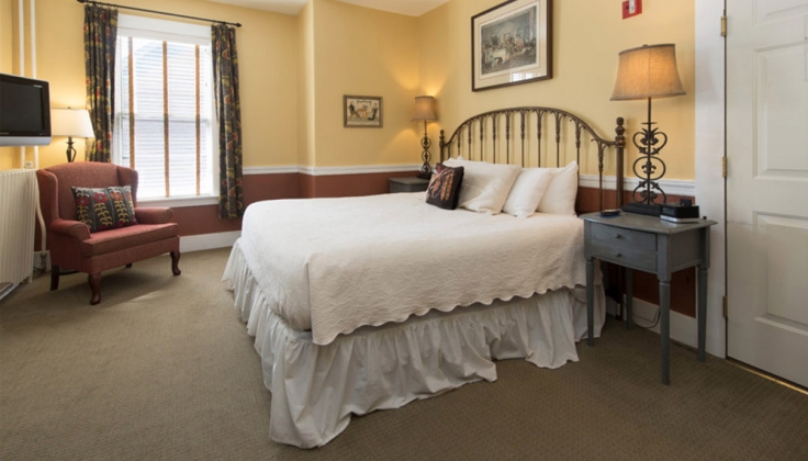 norwich inn bedroom