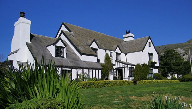 Pelican Inn exterior