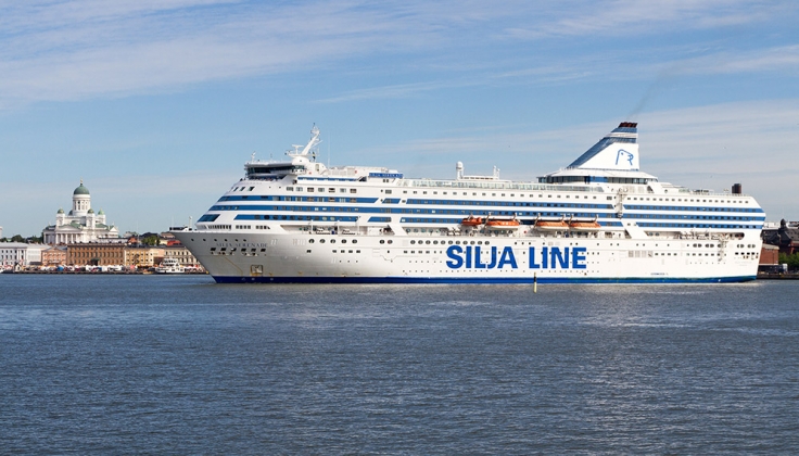 cruise ship in port