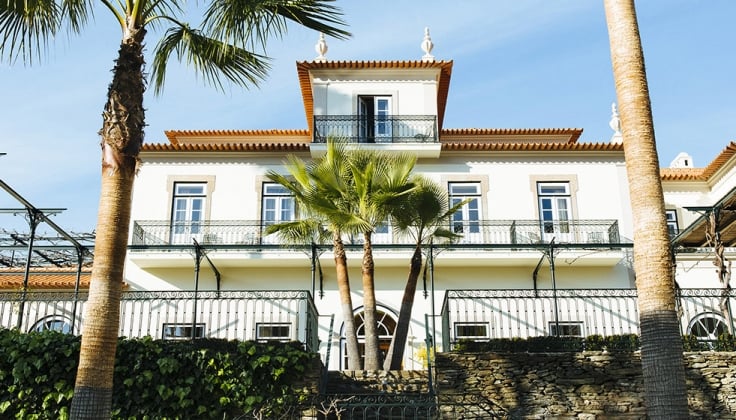 vintage house hotel exterior