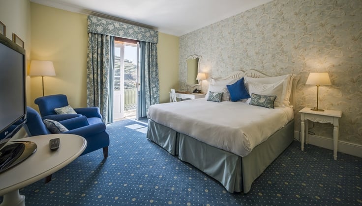 vintage house hotel room