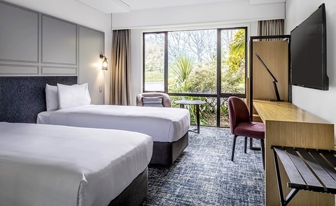 Chateau-on-the-Park-bedroom.jpg, NZ-NZEALAND