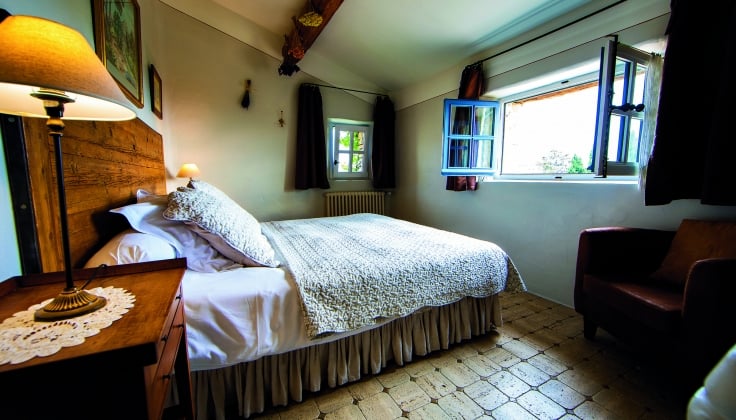 Le-Mas-de-la-Beaume-bedroom.jpg, FR-SGPROVENCE