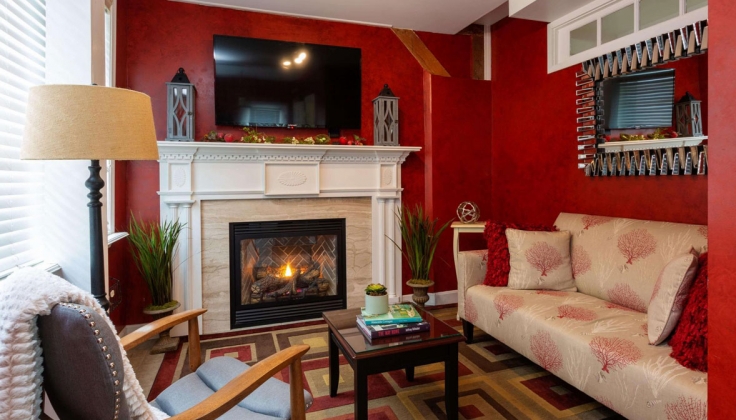 Hartstone Inn & Hideaway